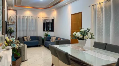 Alugar Casa / Padrão em São José dos Campos. apenas R$ 3.900,00